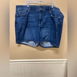 Torrid Bombshell 5" Shorts Super Soft Size 28 NWT